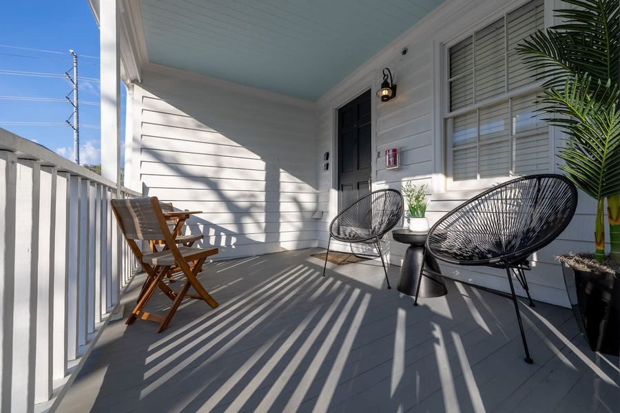 Outdoor seating space on both balconies