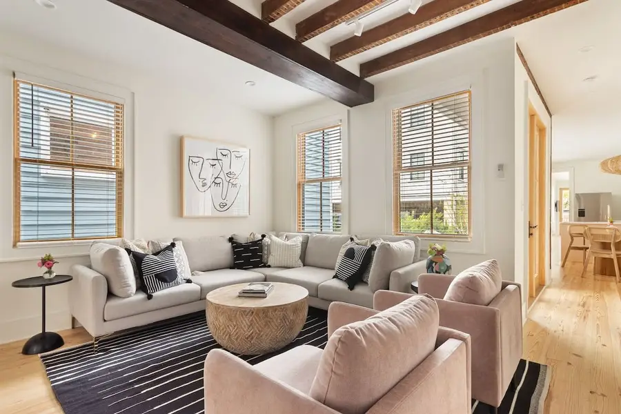 Spacious living room and seating for your group