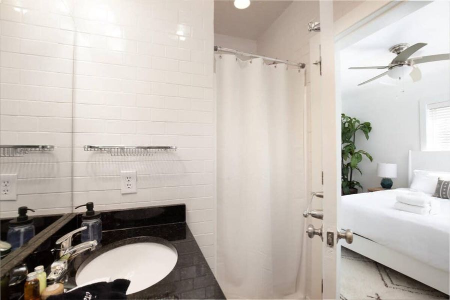 Bathroom 3: Walk-in Shower 