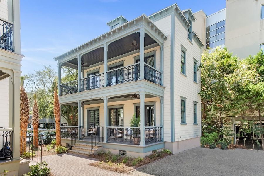 Welcome to Downtown Charleston!