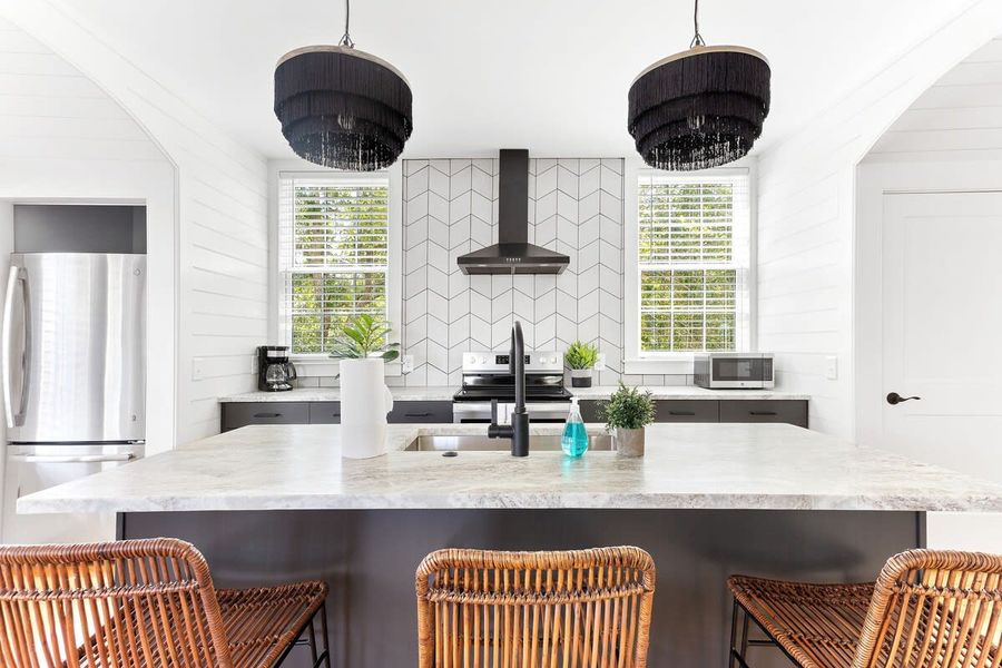 Enjoy Cooking In This Chef-Caliber Kitchen