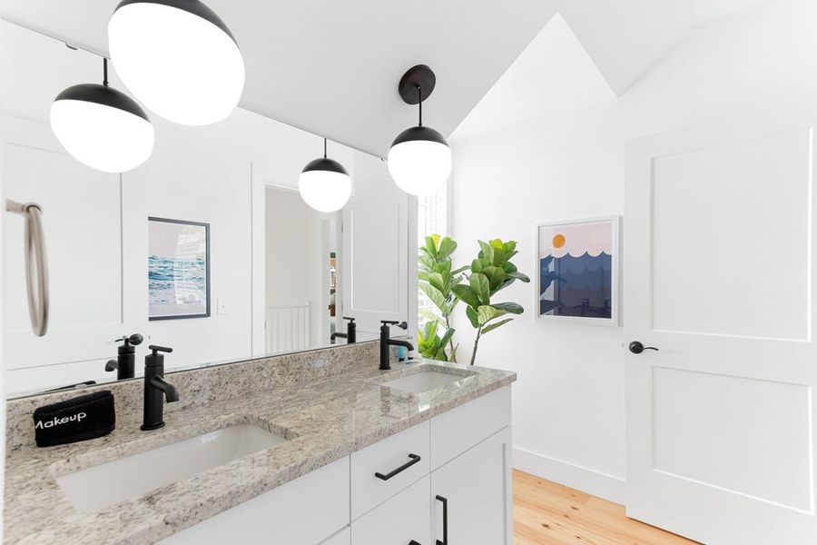 Full Bathroom on Third Floor
