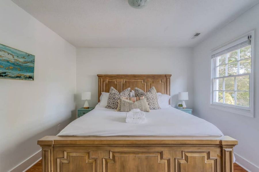 We provide fresh linens and towels!