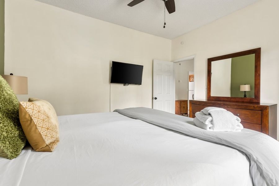 Bedroom 2: King Bed + TV + Ceiling Fan!