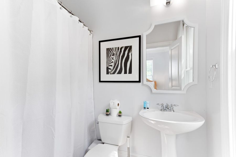 Bathroom 3: Walk-in shower / En-suite to bedroom 3