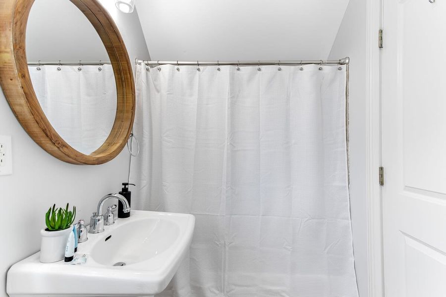 Bathroom 2: Walk-in shower