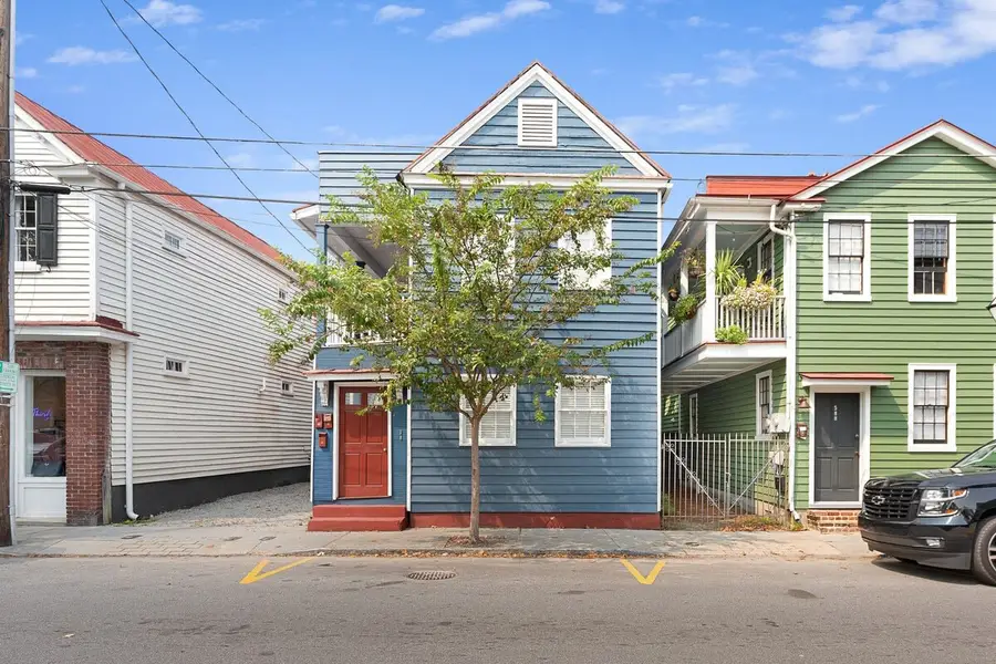 005-60SpringSt-Charleston-SC-29403-Exterior-Airbnb.jpg