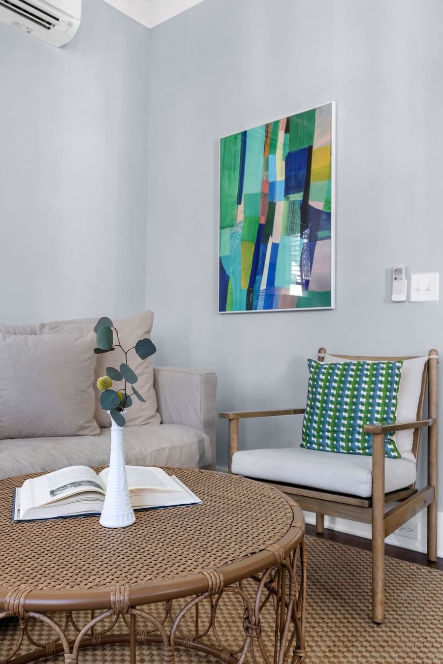 Cozy seating area with room for everyone!