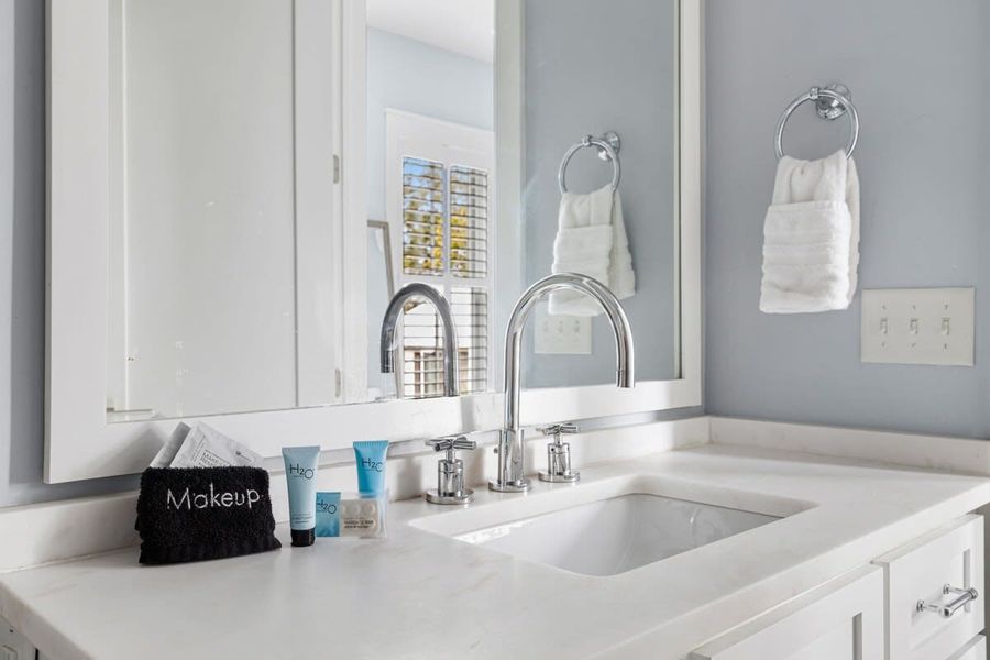 Large full bathroom with walk in shower, connected to Bedroom #1