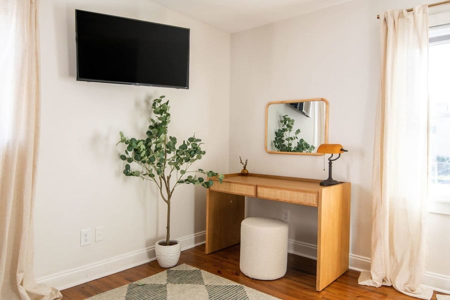 Work desk in bedroom 2