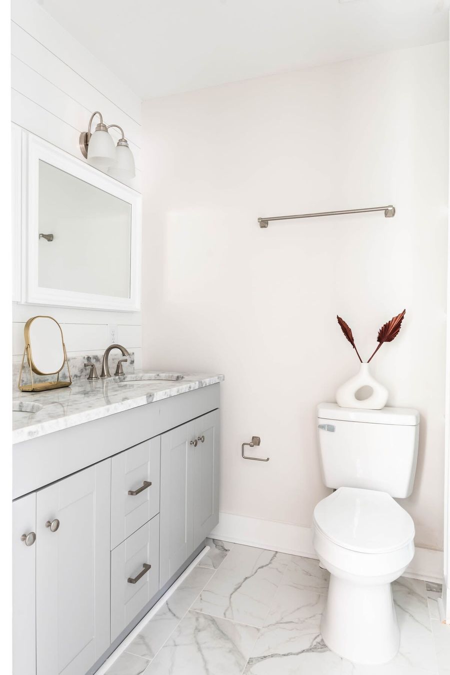 Bathroom 2: Walk-in shower
