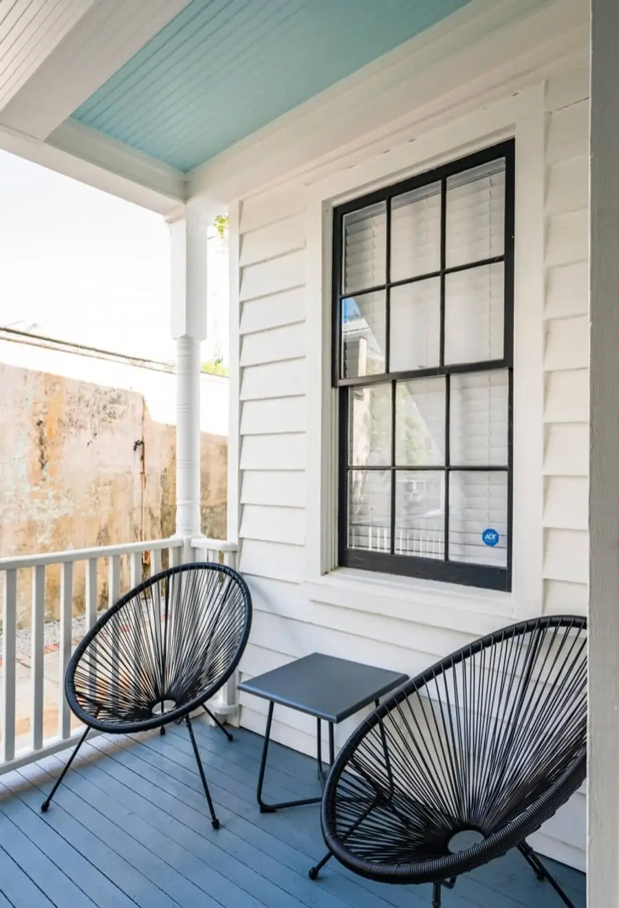 Balcony with seating!