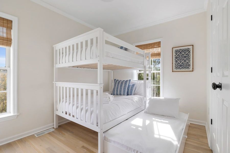 Bedroom #4 with 2 Doubles + Twin Trundle + TV