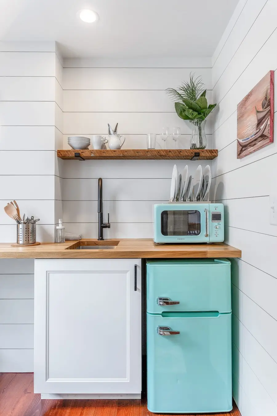 Kitchenette off bedroom #3