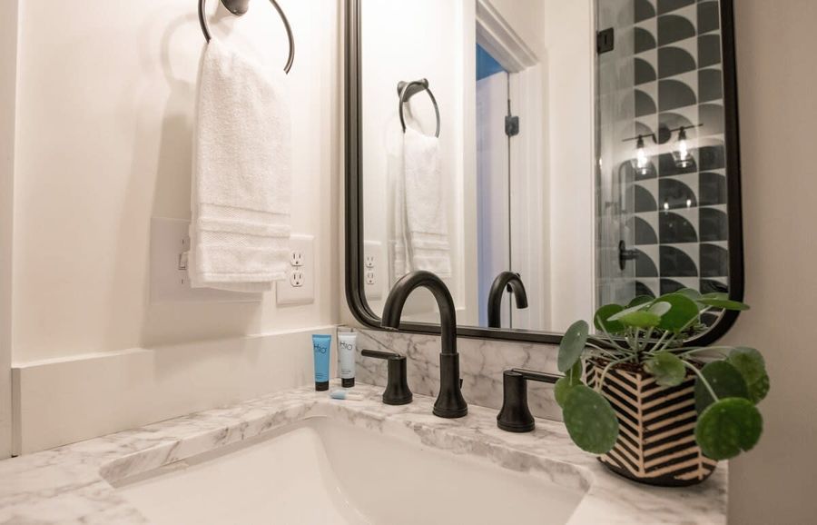 Upstairs Hallway Bathroom