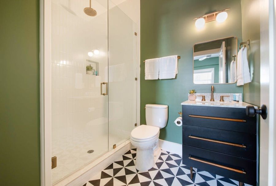 King En-Suite with Rain Shower