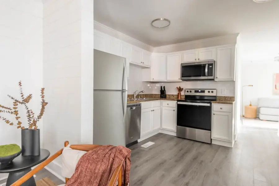 Fully stocked kitchen #1