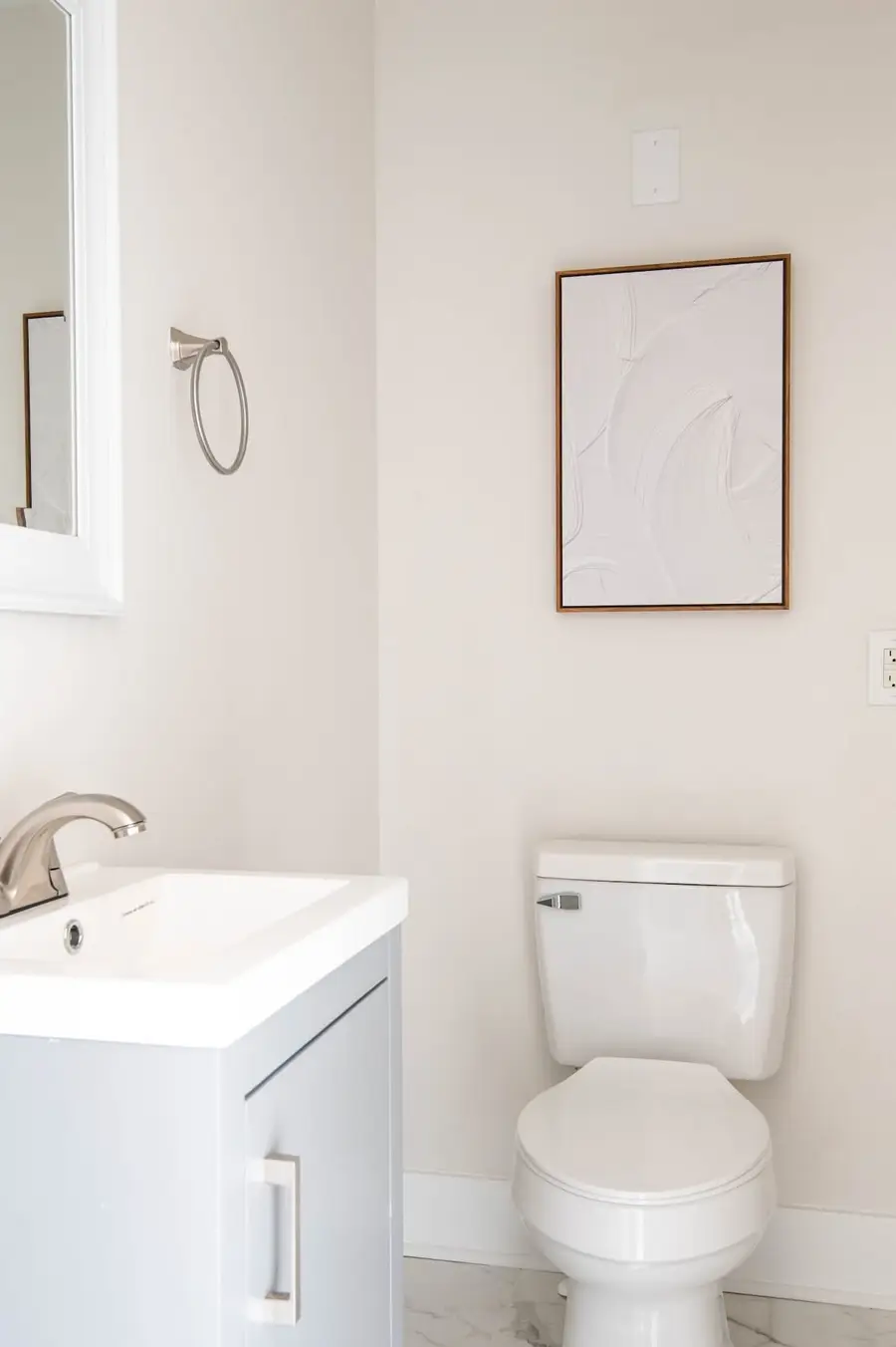 Bathroom 3: Walk-in shower