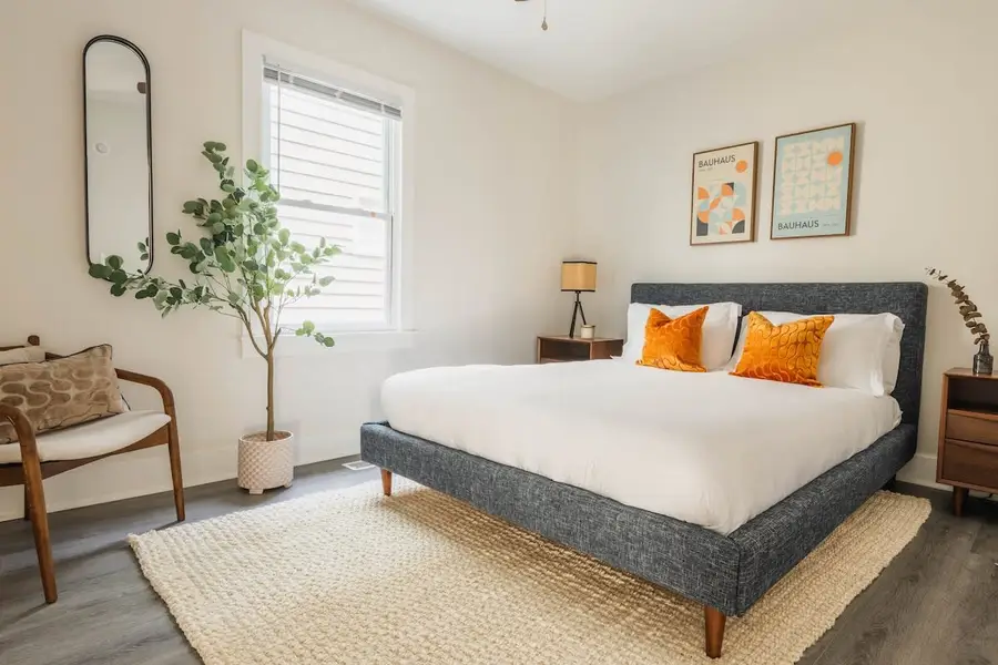 Bedroom 5: Queen Bed + TV + Ceiling Fan