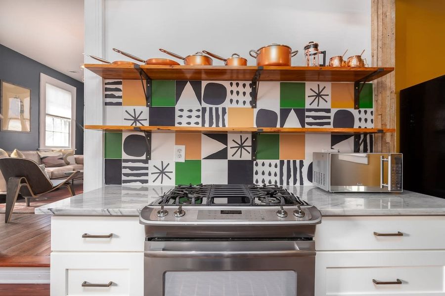 Fully equipped kitchen with everything you need to cook a meal