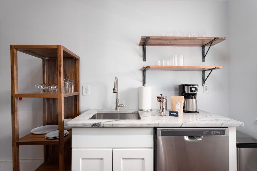 Fully equipped kitchen with everything you need to cook a meal 