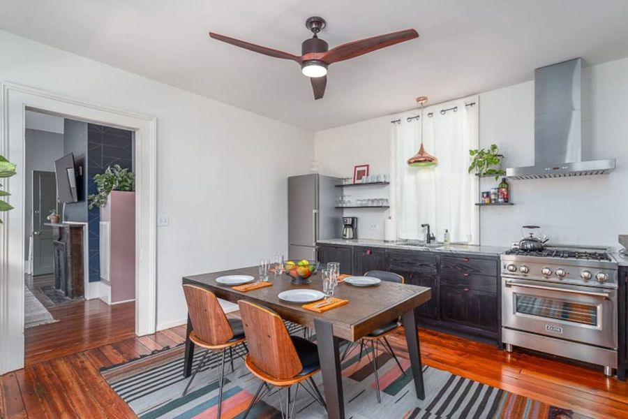 Fully equipped kitchen with everything you need to cook a meal 