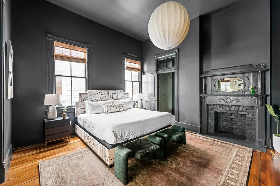 Bedroom 2: King Bed