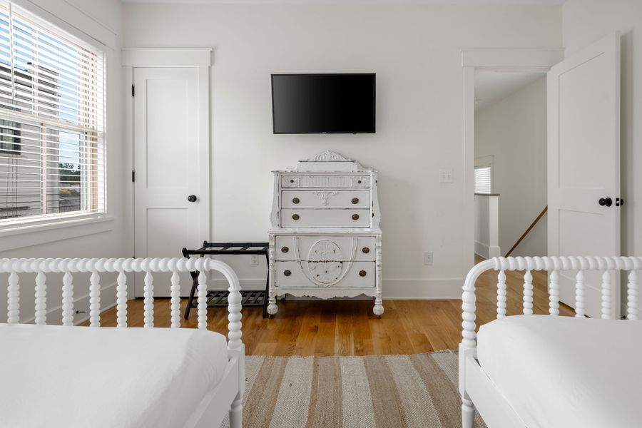 Bedroom #4: Two Queen Beds