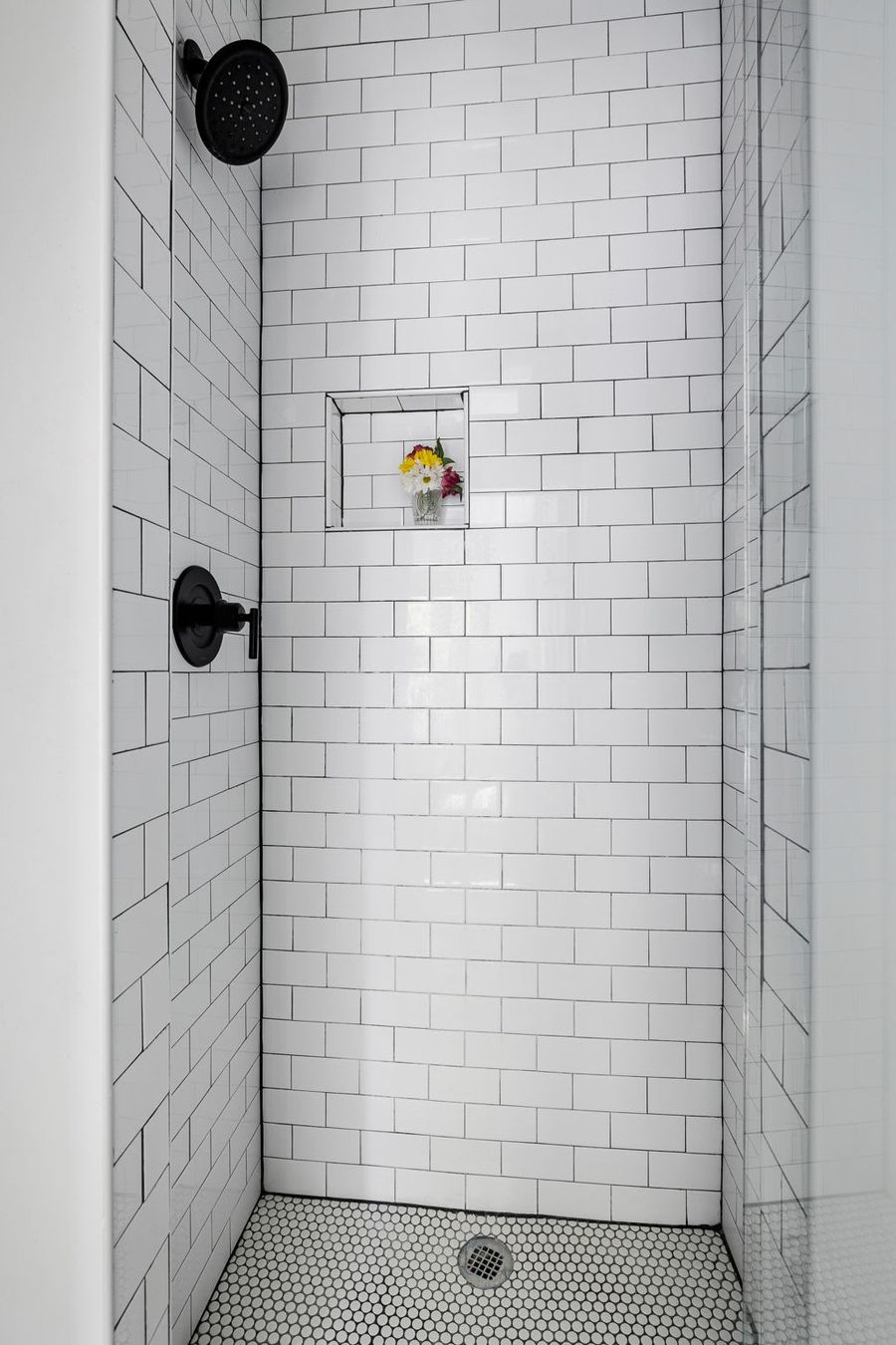 Bathroom 2: Walk-in shower / En-suite to bedroom 2