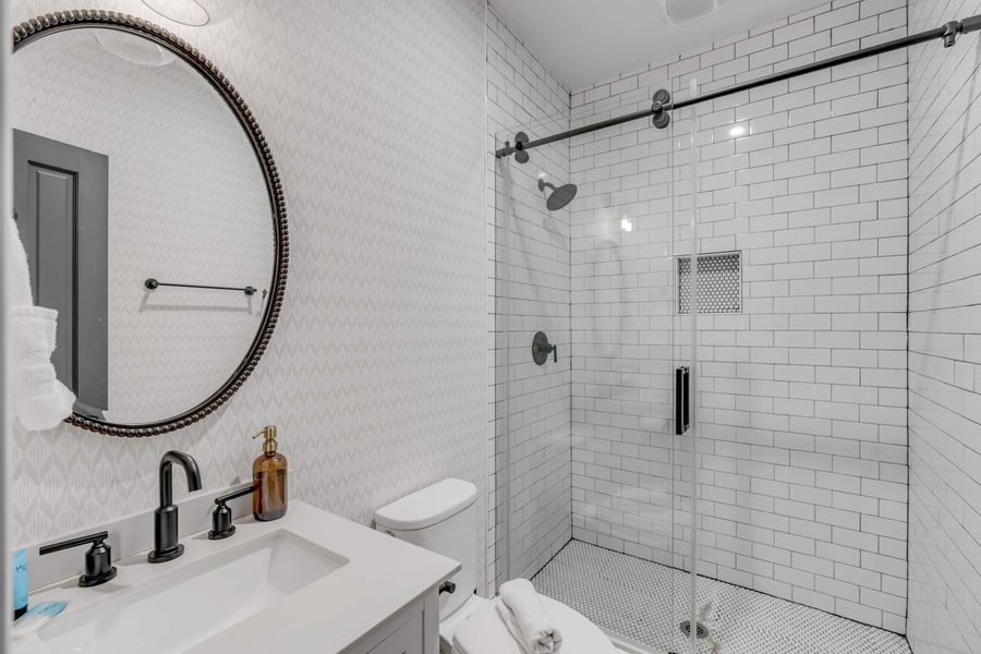 Second En Suite Bathroom off Queen Bedroom