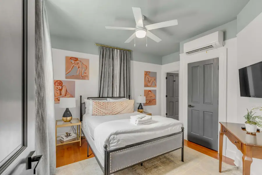 Bedroom #8: Queen bedroom with en suite bathroom