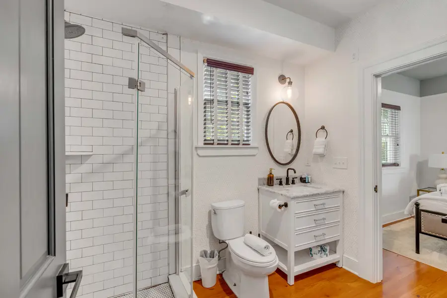Bathroom #3: Shared Bathroom between Bedrooms #3 and #4
