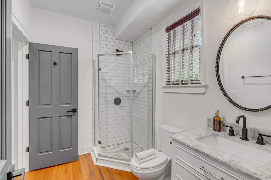 Bathroom #6: Bathroom off Queen bedroom