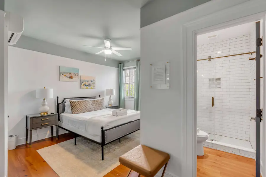 Bedroom #7: Queen bed with en suite Bath