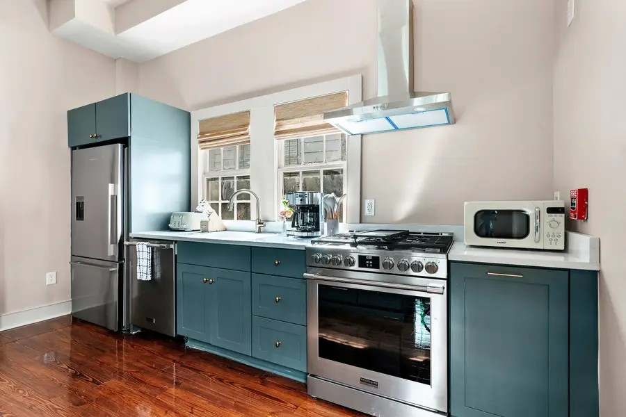 Fully equipped kitchen with everything you need to cook a meal!