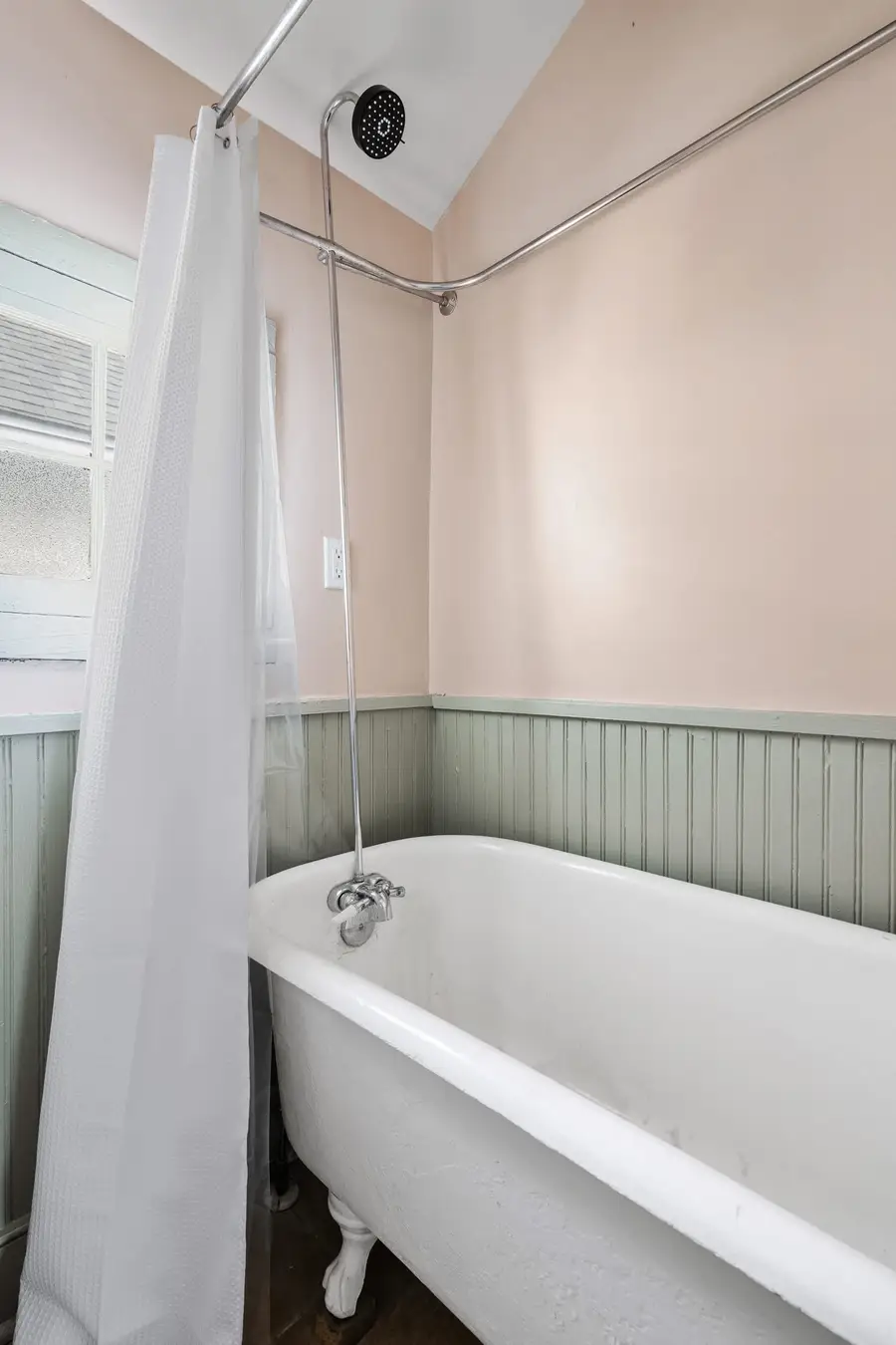 Bathroom #5: Shower/Tub Combo