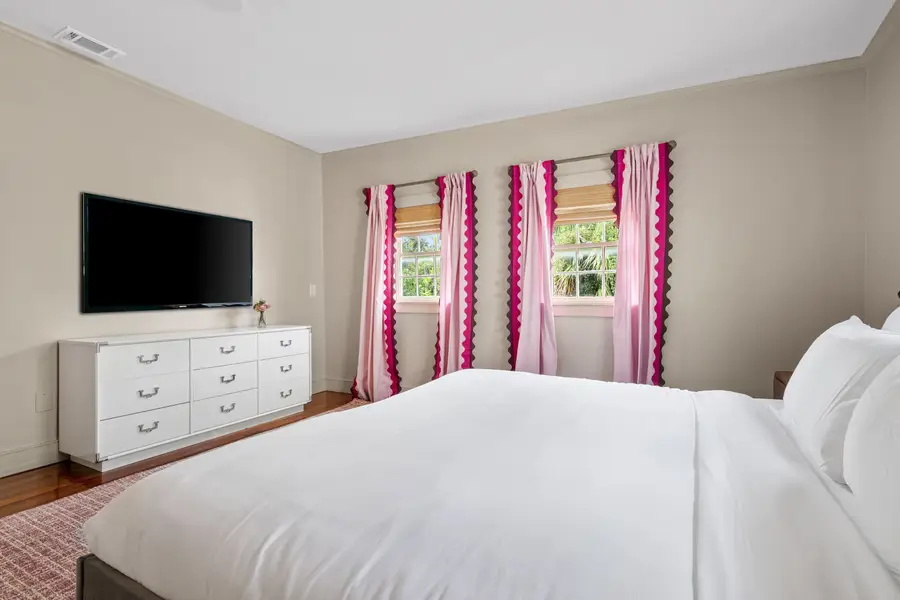 Bedroom #6: King Bed + TV 