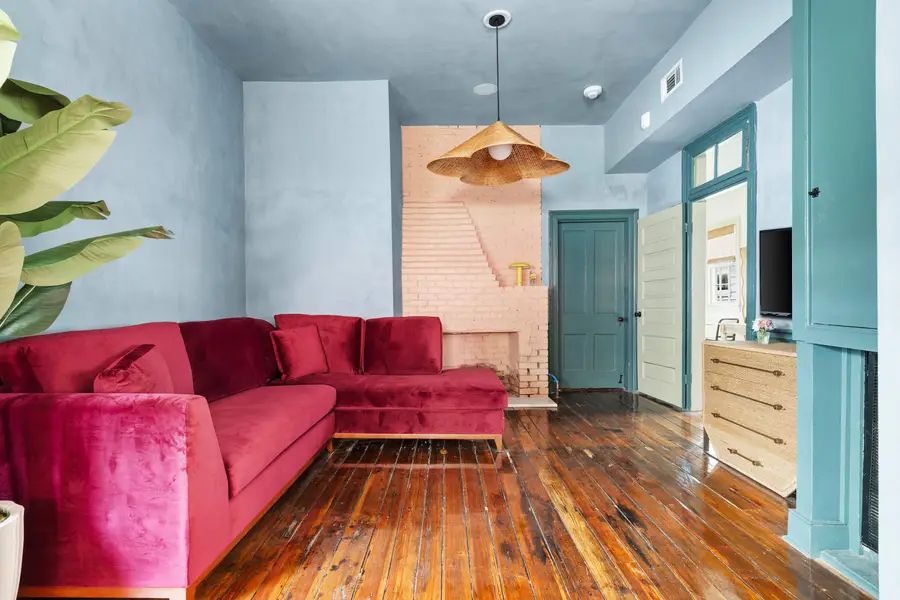 Spacious living room with seating for your entire group!