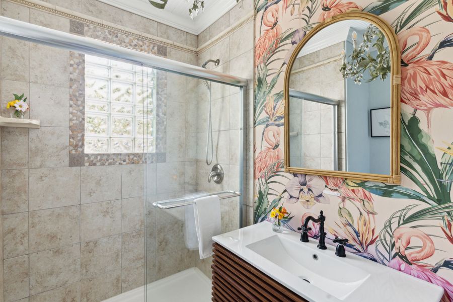 Bathroom #1: Walk-in shower 