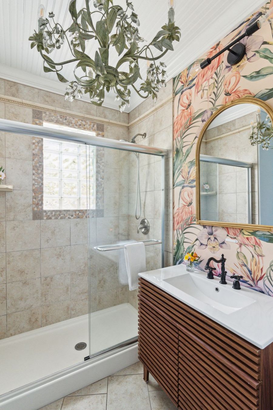 Bathroom #1: Walk-in shower 