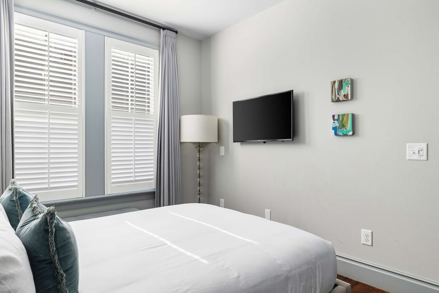 Bedroom 2 with queen bed 
