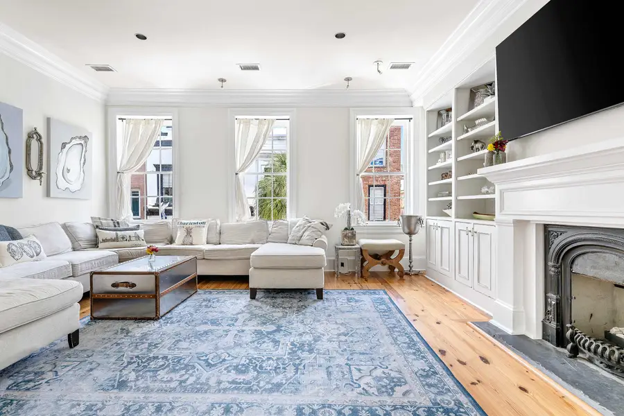 King Street Penthouse! Welcome to your downtown Charleston rental. Explore all things downtown by foot!