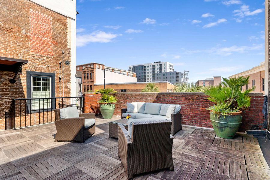 Shared terrace space for your group to use! Looking forward to hosting you soon! 