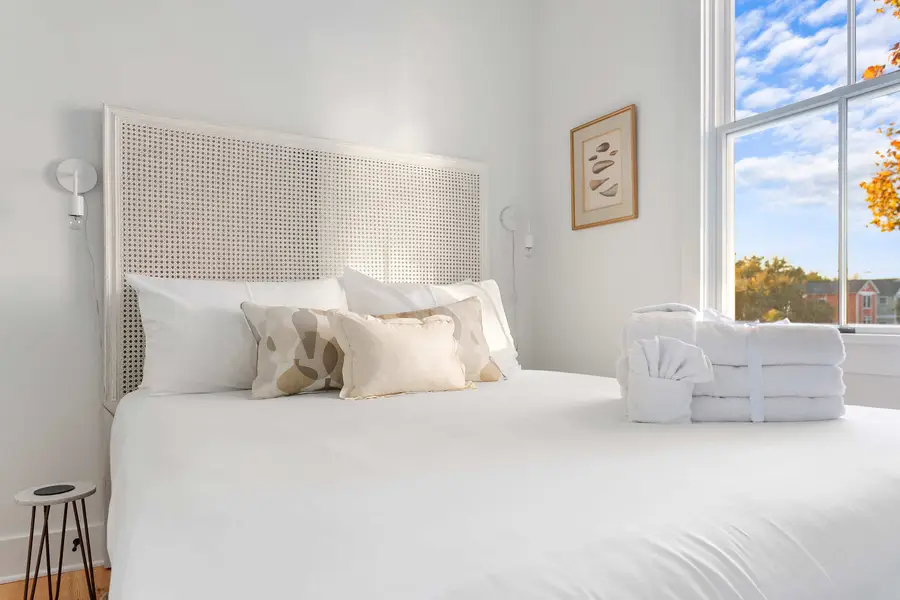 Bedroom #3: Queen Bed