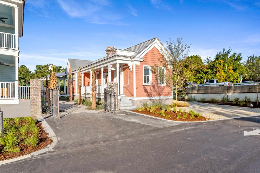 Welcome to your downtown Charleston rental! Explore all things downtown by foot!