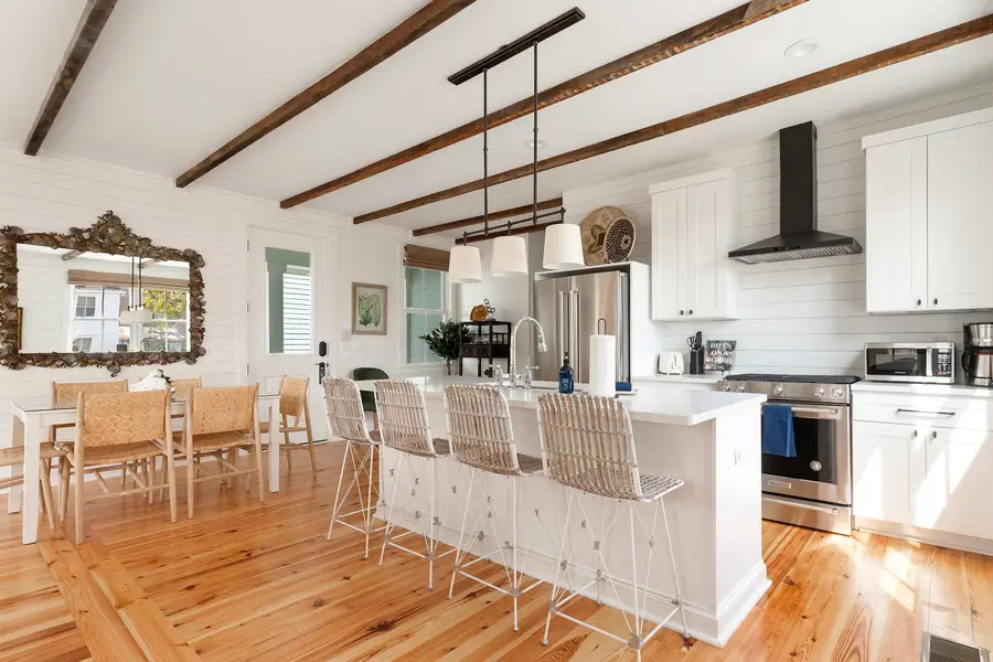 Dining seating for 6 guests plus additional seating for 4 on the island!