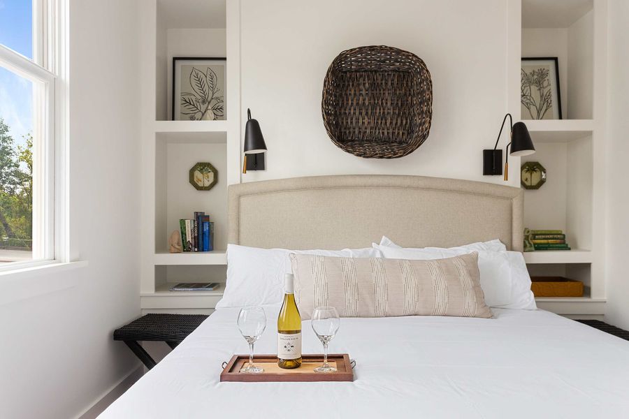 Bedroom #10: King Bed