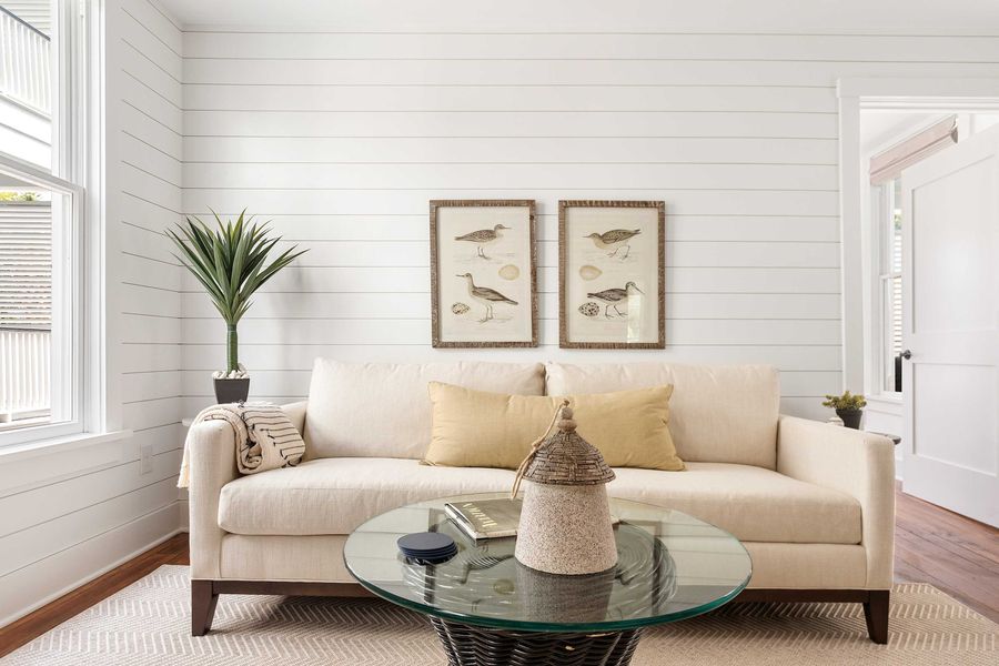The living room allows for plenty of relaxation space for your group!