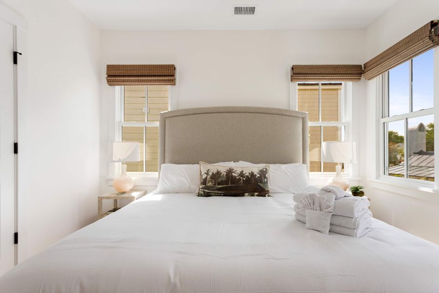 Bedroom #7: King Bed 