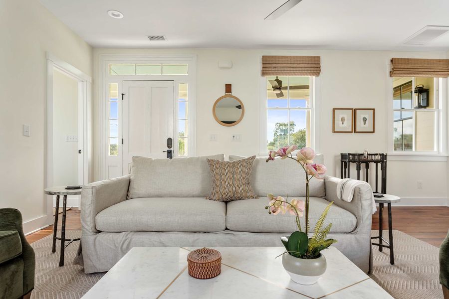 The living room allows for plenty of relaxation space for your group!